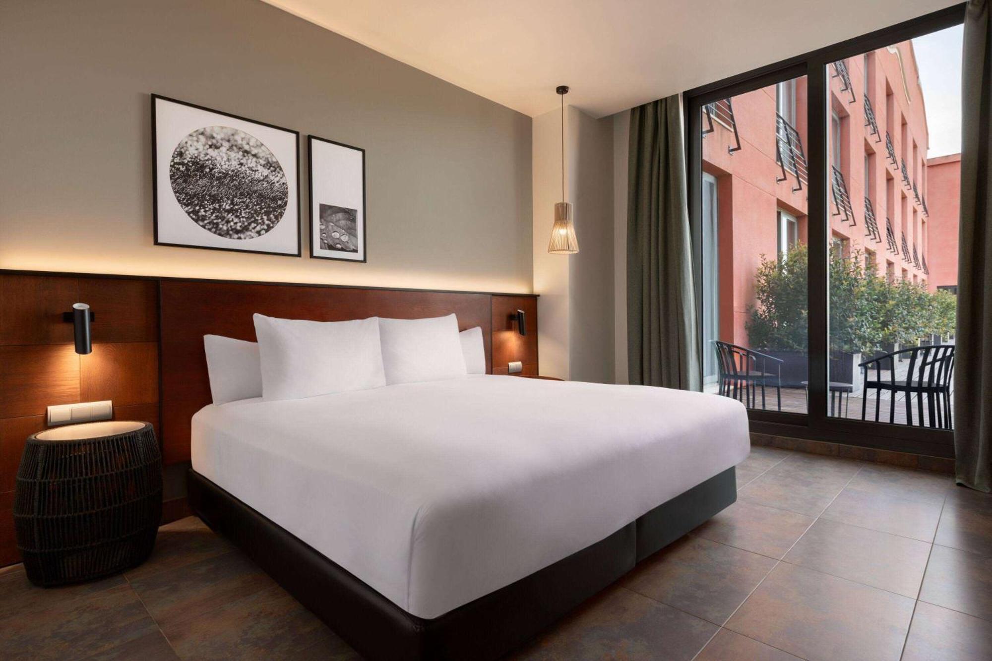 Dolce By Wyndham Barcelona 4*