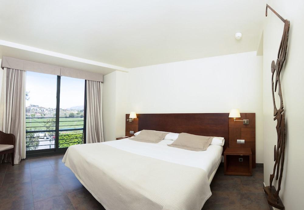 Dolce By Wyndham Barcelona 4*